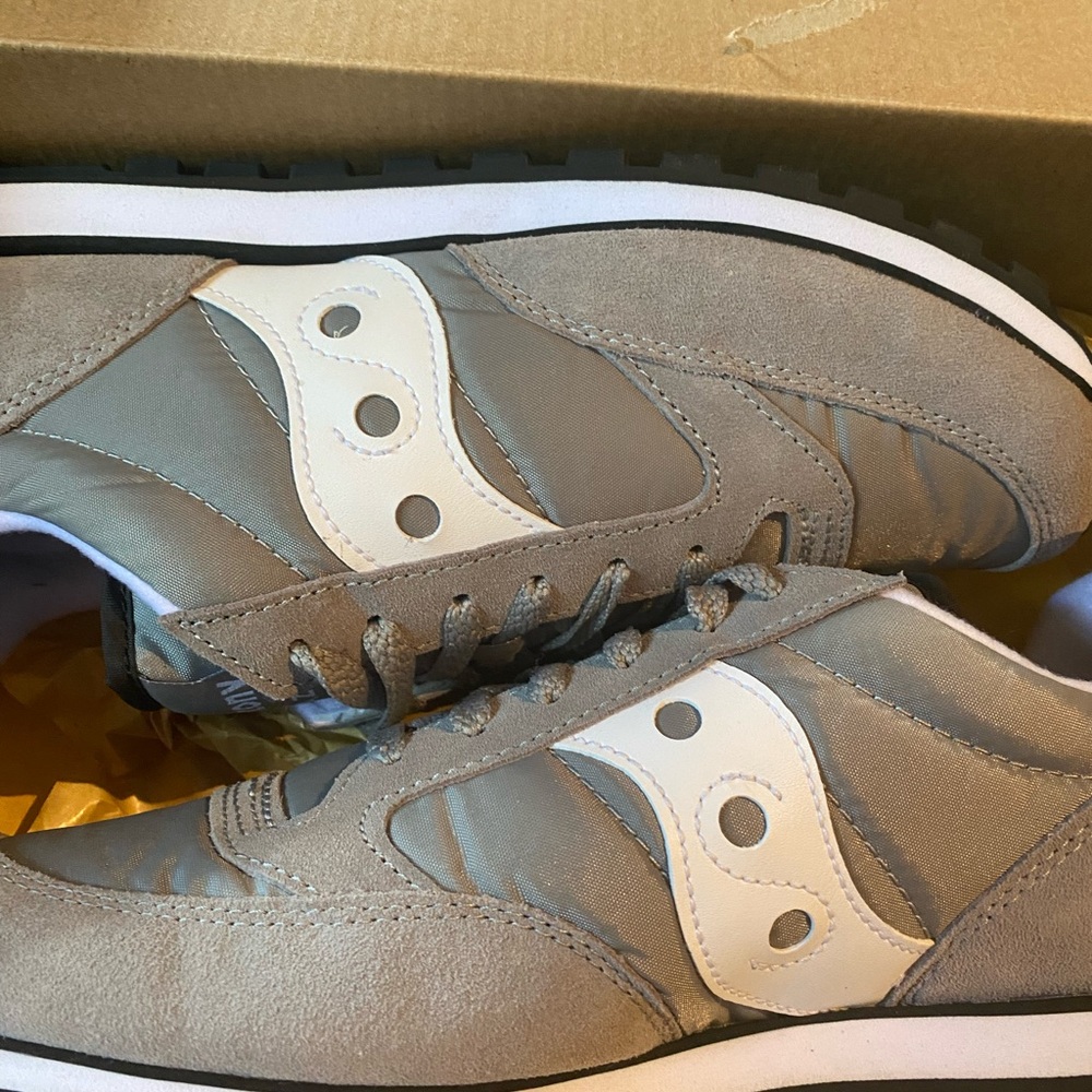 Sacony sneakers never worn